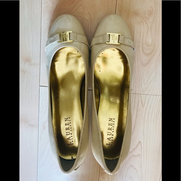 Beige Ralph Lauren patent leather heels - Picture 6 of 12